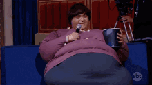 gordo pipoca microfone rindo fat