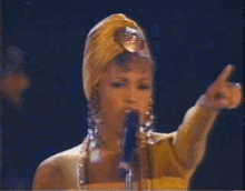 Nippy Whitney Houston GIF - Nippy Whitney Houston Singing GIFs