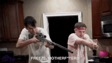 Freeze Dont Move GIF - Freeze Dont Move Stay There GIFs