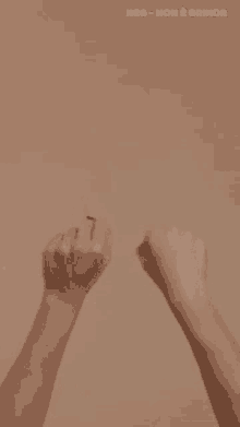 Dito Medio Middle Finger GIF - Dito Medio Middle Finger Flip Out GIFs