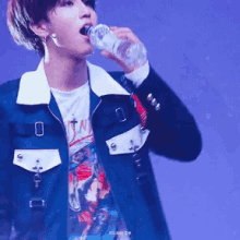 Stray Kids Han Jisung GIF - Stray Kids Han Jisung Drink Water GIFs