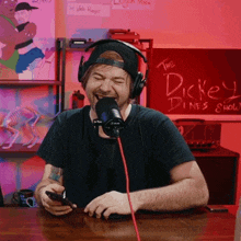 Laughing The Dickeydines Show GIF - Laughing The Dickeydines Show Chuckling GIFs