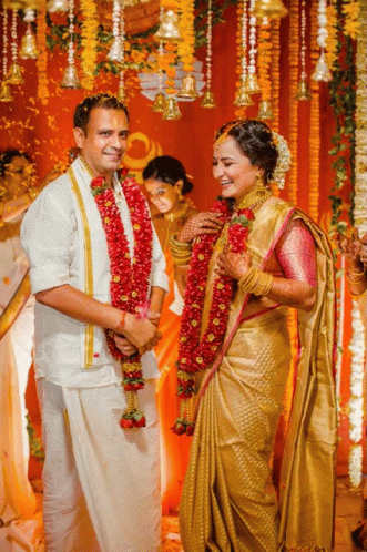 Varmala Indian Wedding GIF - Varmala Indian Wedding South Indian Wedding -  Discover & Share GIFs