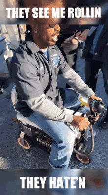 Coolerscooter Hershey2019 GIF - Coolerscooter Hershey2019 Norm GIFs
