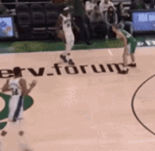 Giannis Call GIF - Giannis Call For GIFs