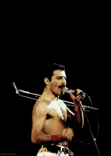 Freaking Freddie GIF - Freaking Freddie Mercury GIFs