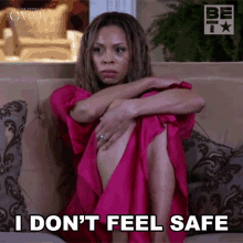 I Dont Feel Safe Lilly Winthrop GIF - I Dont Feel Safe Lilly Winthrop The Oval GIFs