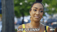Shes Funny Hunch GIF - Shes Funny Hunch Smirk GIFs