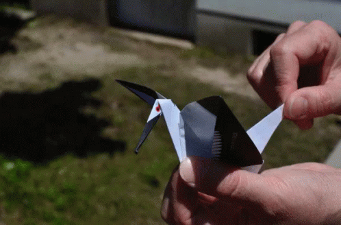 kounotori-origami.gif