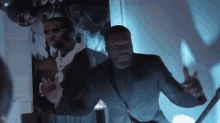 Strike A Pose 50cent GIF - Strike A Pose 50cent Taking Pictures GIFs