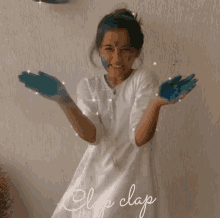 Aurra Bhatnagar Badoni Clap GIF - Aurra Bhatnagar Badoni Clap GIFs