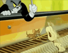 Tom And Jerry Jerry The Mouse GIF - Tom And Jerry Jerry The Mouse Ouch GIFs