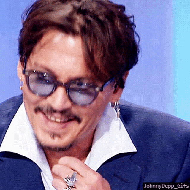 Johnny Depp Ce Posta Per Te GIF - Johnny Depp Ce Posta Per Te Hair -  Discover & Share GIFs