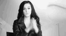 Muah GIF - Katy Perry Kiss Muah GIFs