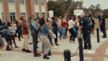 Fans Excited GIF - Fans Excited Thrilled GIFs