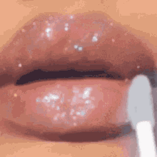 Lip Gloss Shiny GIF - Lip Gloss Shiny Lips GIFs