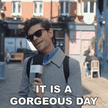 It Is A Gorgeous Day Robin James GIF - It Is A Gorgeous Day Robin James It'S A Beautiful Day GIFs