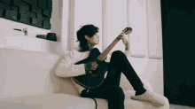 Playing An Electric Guitar Tim Henson GIF - Playing An Electric Guitar Tim Henson Plucking A Guitar GIFs