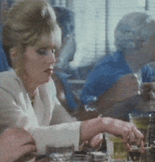 Absolutely Fabulous Abfabpatsy GIF - Absolutely Fabulous Abfabpatsy Patsydrink GIFs