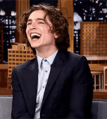 Timothee Chamelet Hahaha Che Ridere Simpatico GIF - Timothee Chamelet Ahahah Funny GIFs