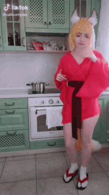 Cosplay Tail GIF - Cosplay Tail Fox Tail GIFs