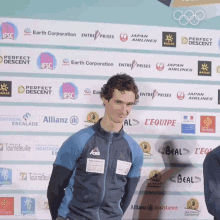 Waving Adam Ondra GIF - Waving Adam Ondra Olympics GIFs