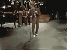 Bowie Dance GIF - Bowie Dance Young GIFs