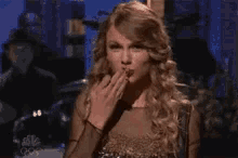 Taylor Swift Kiss GIF - Taylor Swift Kiss Wink GIFs