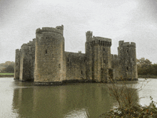 Castle Moat GIF - Castle Moat English GIFs