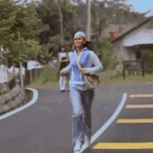 Siti Nurhaliza Debaran Cinta GIF - Siti Nurhaliza Debaran Cinta Running Away GIFs
