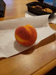 Peach Chrispbacon GIF - Peach Chrispbacon Smack GIFs