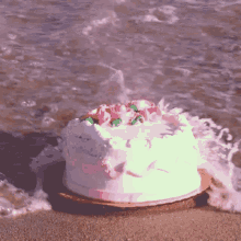 cake beach water splash dessert