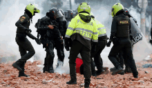 Brutal Agresion De La Policia Colombiana Contra Un Niño GIF - Brutal Agresion De La Policia Colombiana Contra Un Niño GIFs