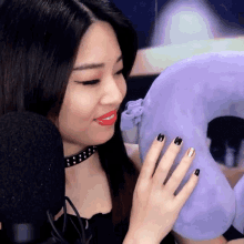 Tapping Neck Pillow Tingting GIF - Tapping Neck Pillow Tingting Tingting Asmr GIFs