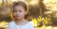 Smiling Claire Ryann Crosby GIF - Smiling Claire Ryann Crosby Claire And The Crosbys GIFs