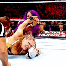 Sasha Banks Arm GIF - Sasha Banks Arm Ronda Rousey GIFs