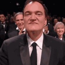 Tarantino Cannes GIF - Tarantino Cannes Bow GIFs