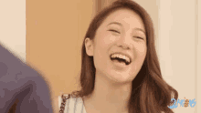 Asian Woman Laughing GIF - Asian Woman Laughing Lol GIFs