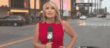 news reporter photobomb shocked scared creeped out