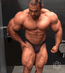 alexis rivera bodybuilder posing muscle