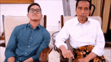 Jokowi & Kaesang GIF - Jokowi Kaesang Pakpres GIFs