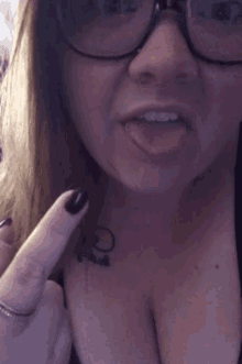 Megan Middle Finger GIF - Megan Middle Finger Flip Off GIFs