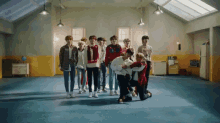 세븐틴 어쩌나 춤 안무 단체 다같이 뮤비 뮤직비디오 콩콩콩 뛰기 GIF