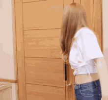 Yoon Bomi Apink GIF - Yoon Bomi Apink Door GIFs