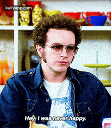 Hey: I Was Never Happy..Gif GIF - Hey: I Was Never Happy. That 70s-show Q GIFs