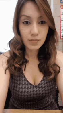 Woman Selfie GIF - Woman Selfie Wow GIFs