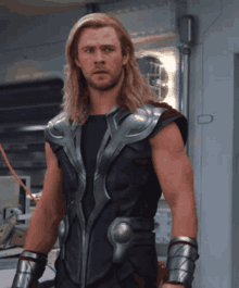thor chris hemsworth avengers confused face confuse