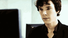 How I Actually Lol Over The Internet GIF - Benedict Cumberbatch Smile Half Smile GIFs