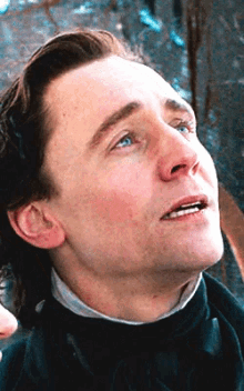 Tom Hiddleston Snowing GIF - Tom Hiddleston Snowing Sad GIFs