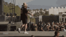 Point To The Sky Hardy GIF - Point To The Sky Hardy Stagecoach GIFs